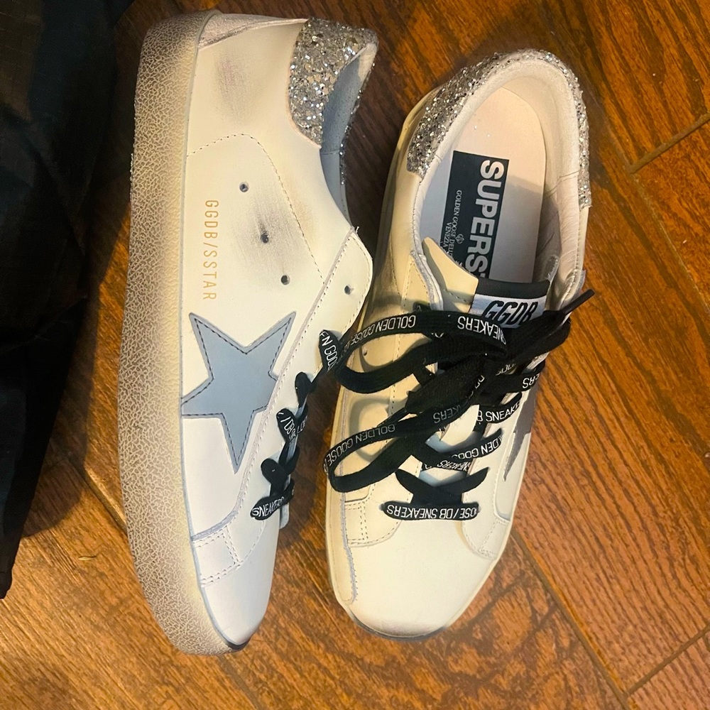 Brand New 👟. Size 8-8.5. (39) 🤩